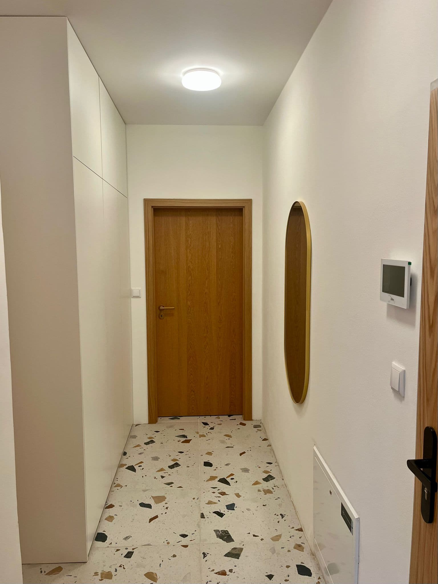 Předsíň s terrazzem